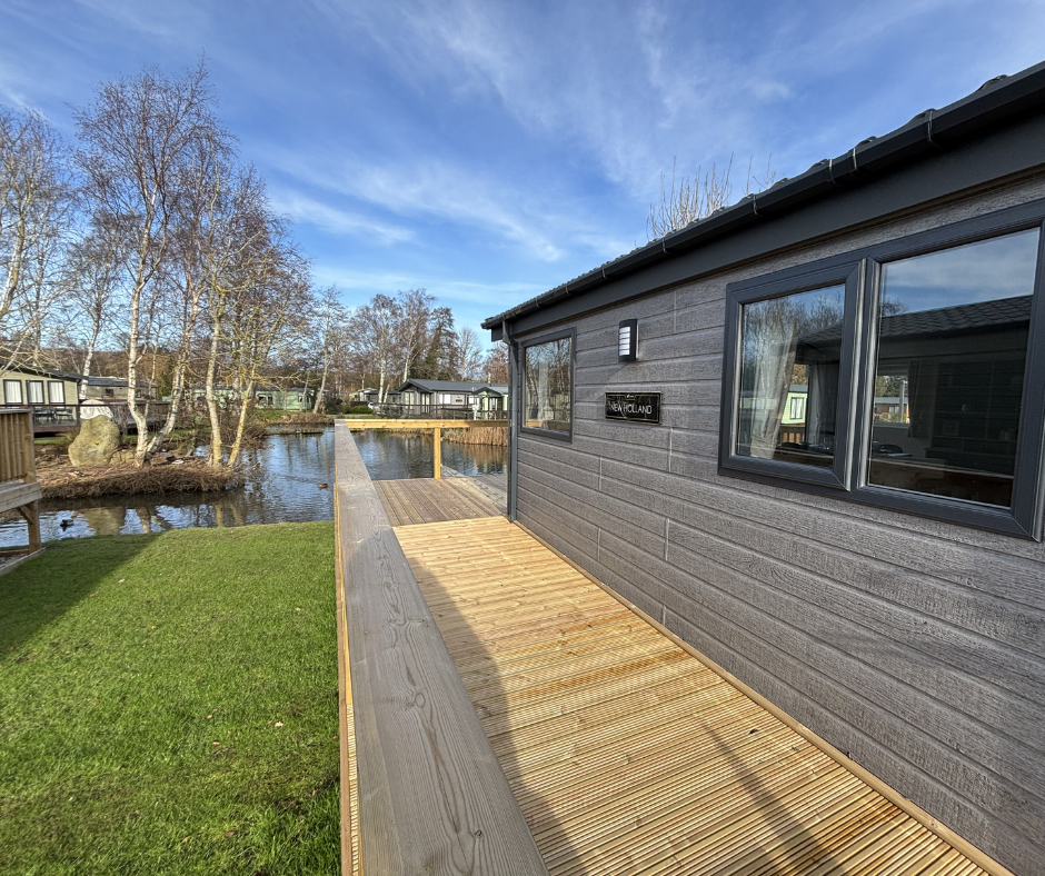 New Holland lodge for sale